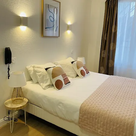 Porte Mars Gare Centre Arena Hotel