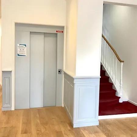 Porte Mars Gare Centre Arena Hotel 3*