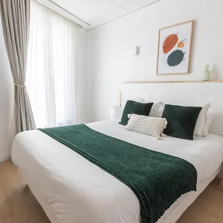 מלון Porte Mars - Gare Centre Arena 3*