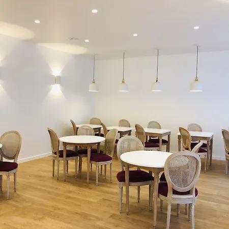 Porte Mars - Gare Centre Arena מלון ריימס