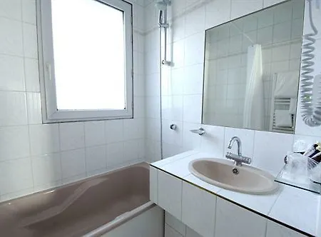 Porte Mars - Gare Centre Arena ホテル ランス